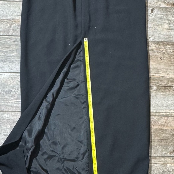 Elegant Black Evening Dress - Picture 13 of 13